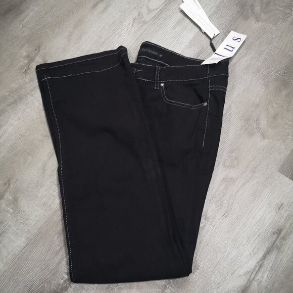 NWT Calvin Klein Ladies Plus Size 16W x 32 Black Bootcut Jeans - Picture 7 of 15